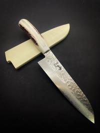 07282 SAKAI TAKAYUKI Нож кухон. ANTLER Сантоку  Damascus SWEDEN STEEL ,45 сл.180мм, рог, дер.чехол